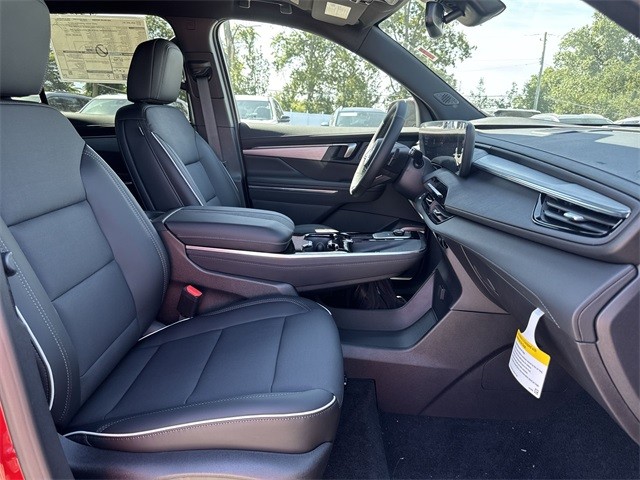 Buick Enclave Vehicle Full-screen Gallery Image 25