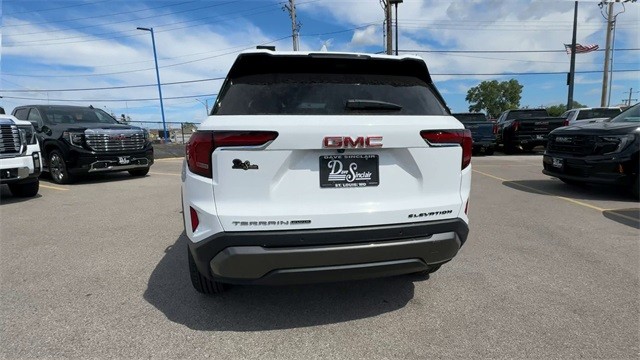 GMC Terrain Vehicle Full-screen Gallery Image 07