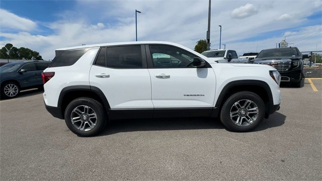 GMC Terrain Vehicle Full-screen Gallery Image 09