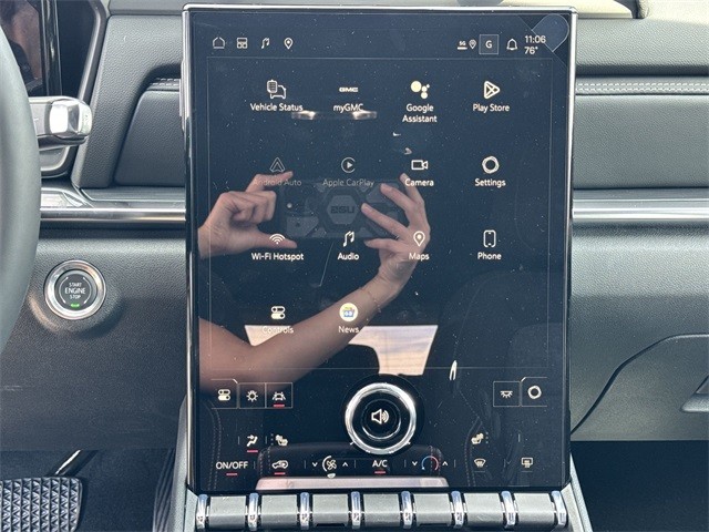 GMC Terrain Vehicle Full-screen Gallery Image 16