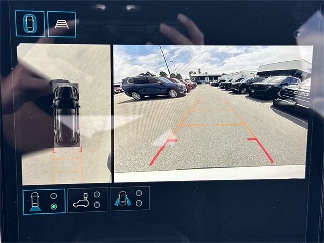 GMC Terrain Vehicle Full-screen Gallery Image 17