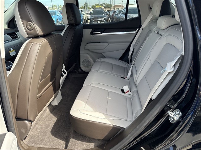 GMC Terrain Vehicle Full-screen Gallery Image 22