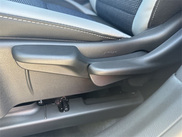 Buick Envista Vehicle Full-screen Gallery Image 12