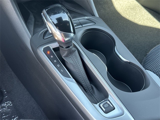 Buick Envista Vehicle Full-screen Gallery Image 19