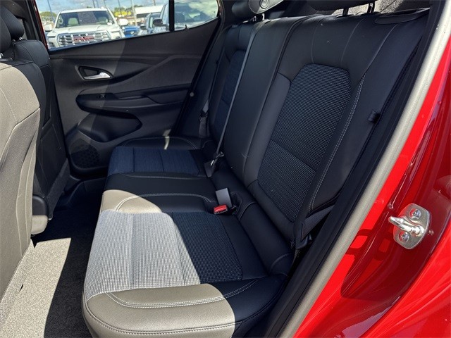 Buick Envista Vehicle Full-screen Gallery Image 21