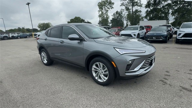 Buick Envista Vehicle Full-screen Gallery Image 02