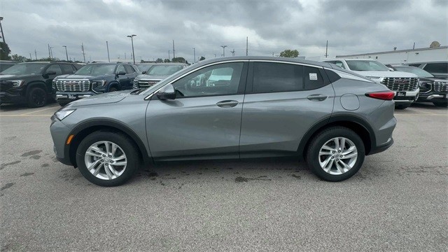 Buick Envista Vehicle Full-screen Gallery Image 05