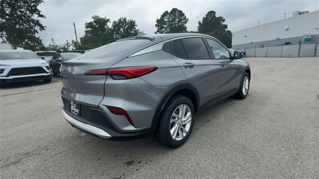 Buick Envista Vehicle Full-screen Gallery Image 08