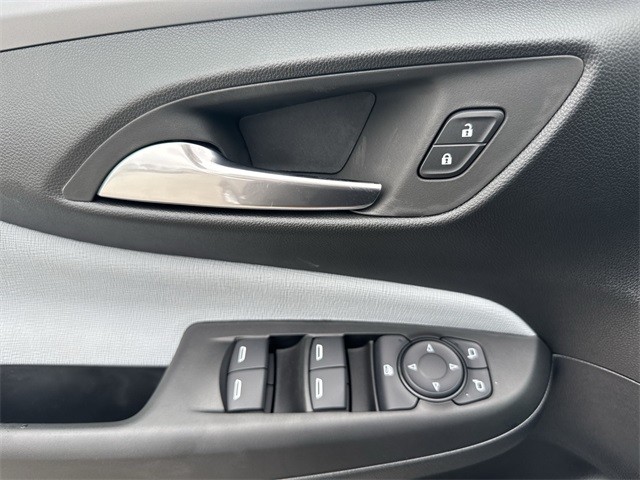 Buick Envista Vehicle Full-screen Gallery Image 13
