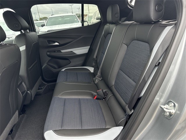 Buick Envista Vehicle Full-screen Gallery Image 21