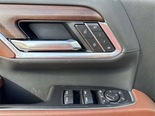 GMC Sierra 2500HD Vehicle Full-screen Gallery Image 13