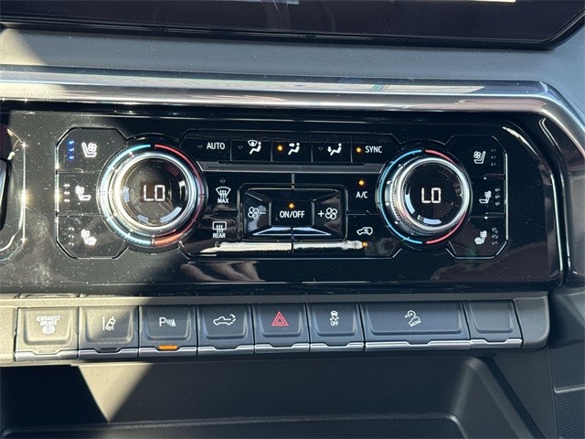 GMC Sierra 2500HD Vehicle Full-screen Gallery Image 19