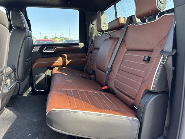 GMC Sierra 2500HD Vehicle Full-screen Gallery Image 23