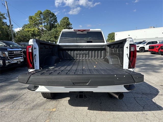 GMC Sierra 2500HD Vehicle Full-screen Gallery Image 24