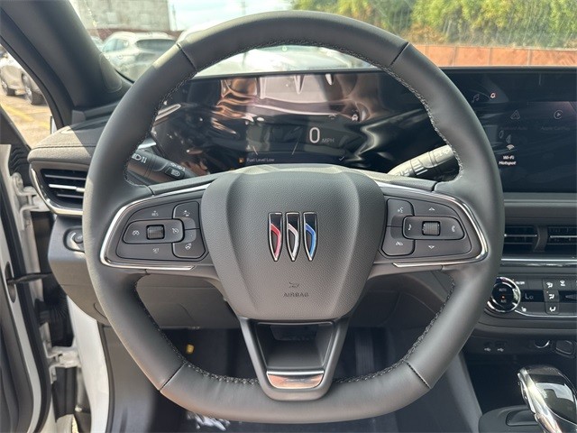 Buick Envista Vehicle Full-screen Gallery Image 14