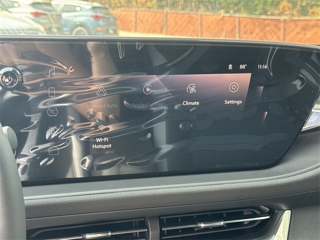 Buick Envista Vehicle Full-screen Gallery Image 16