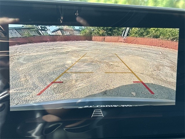 Buick Envista Vehicle Full-screen Gallery Image 17