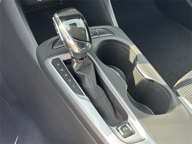 Buick Envista Vehicle Full-screen Gallery Image 19