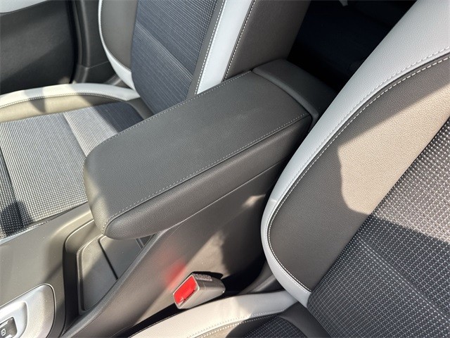 Buick Envista Vehicle Full-screen Gallery Image 20