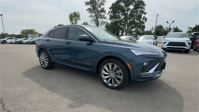 Buick Envista Vehicle Full-screen Gallery Image 02