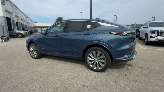 Buick Envista Vehicle Full-screen Gallery Image 06