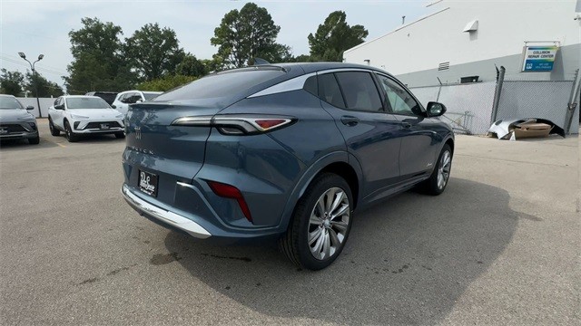 Buick Envista Vehicle Full-screen Gallery Image 08