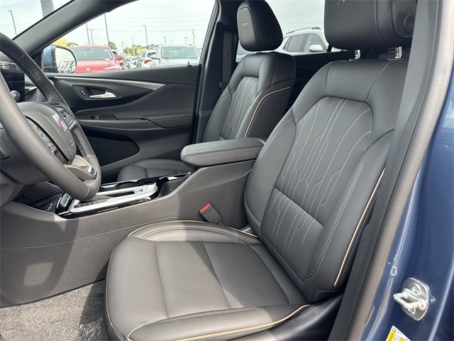 Buick Envista Vehicle Full-screen Gallery Image 11