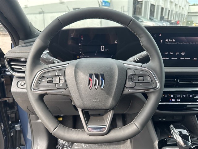 Buick Envista Vehicle Full-screen Gallery Image 14