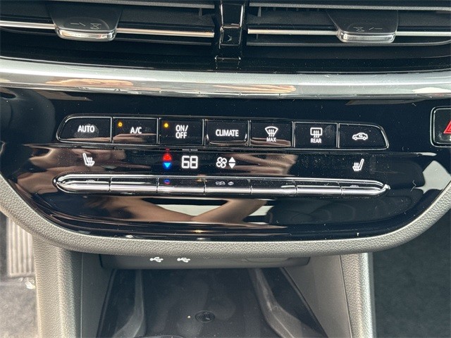 Buick Envista Vehicle Full-screen Gallery Image 18