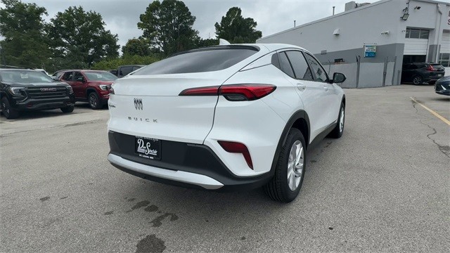 Buick Envista Vehicle Full-screen Gallery Image 08