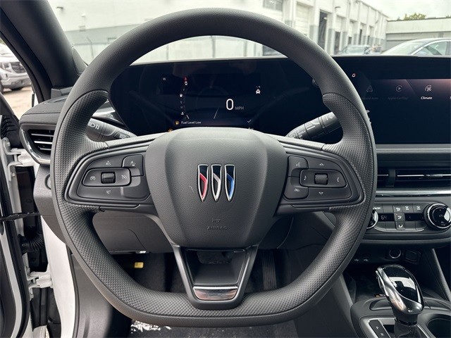 Buick Envista Vehicle Full-screen Gallery Image 14