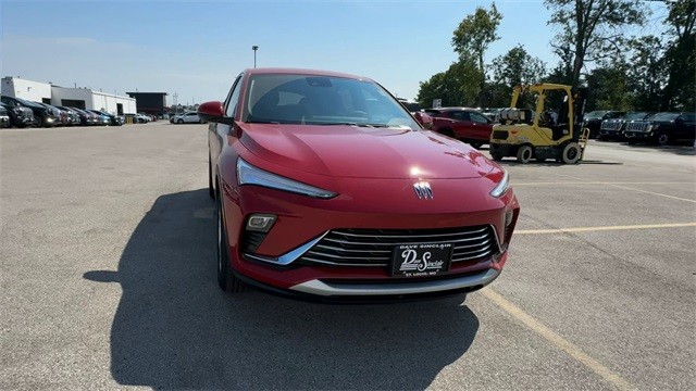 Buick Envista Vehicle Full-screen Gallery Image 03