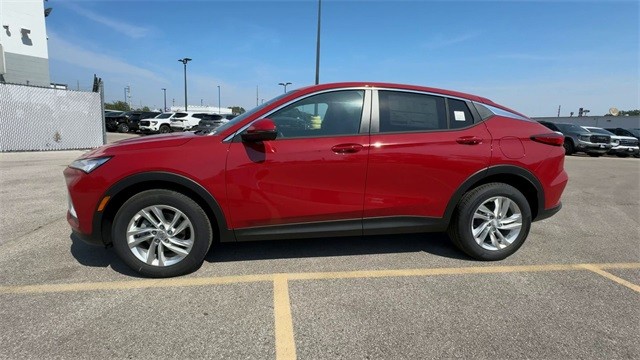 Buick Envista Vehicle Full-screen Gallery Image 05