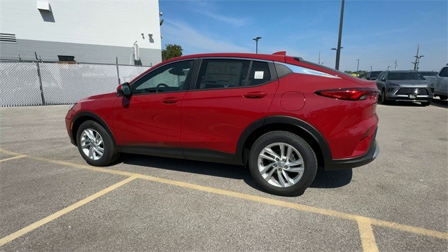 Buick Envista Vehicle Full-screen Gallery Image 06