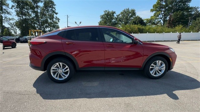 Buick Envista Vehicle Full-screen Gallery Image 09