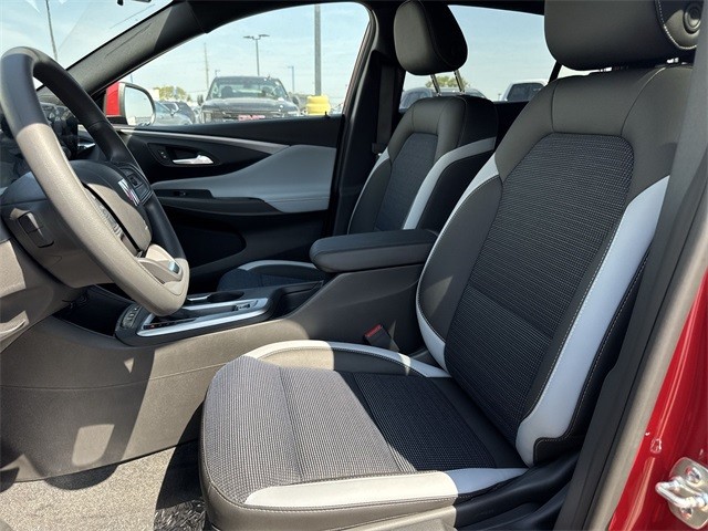 Buick Envista Vehicle Full-screen Gallery Image 11