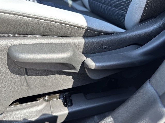 Buick Envista Vehicle Full-screen Gallery Image 12