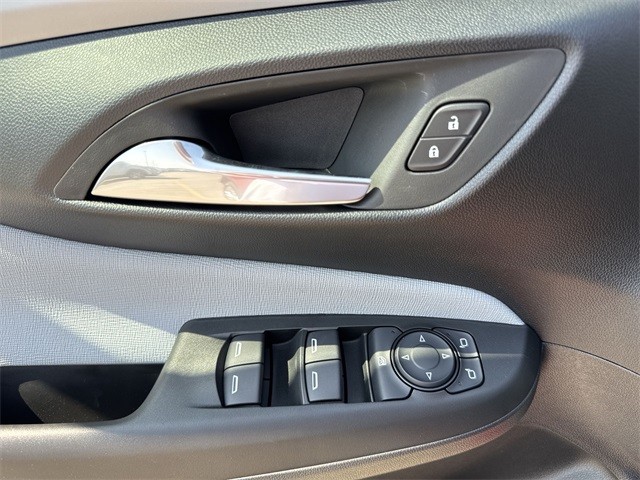Buick Envista Vehicle Full-screen Gallery Image 13