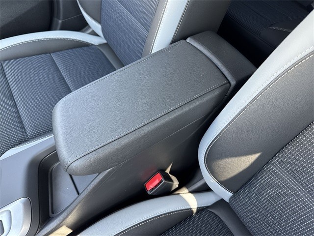 Buick Envista Vehicle Full-screen Gallery Image 20