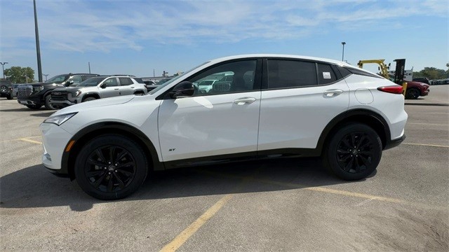 Buick Envista Vehicle Full-screen Gallery Image 05