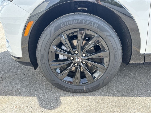 Buick Envista Vehicle Full-screen Gallery Image 10