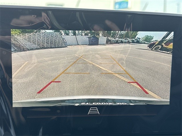 Buick Envista Vehicle Full-screen Gallery Image 17