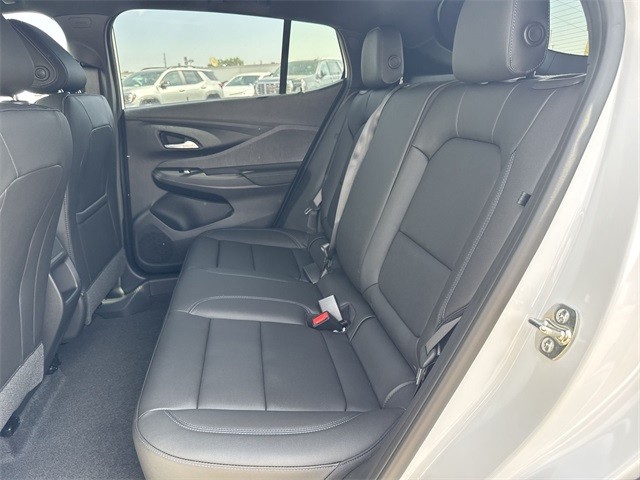 Buick Envista Vehicle Full-screen Gallery Image 21