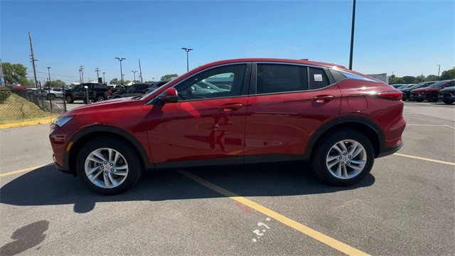 Buick Envista Vehicle Full-screen Gallery Image 05