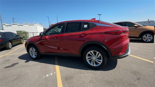 Buick Envista Vehicle Full-screen Gallery Image 06