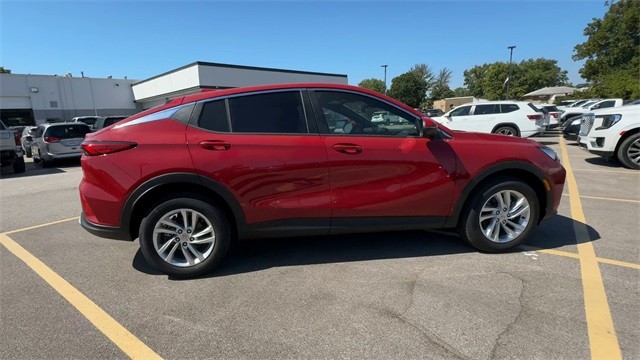 Buick Envista Vehicle Full-screen Gallery Image 09