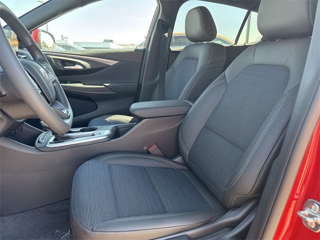 Buick Envista Vehicle Full-screen Gallery Image 11