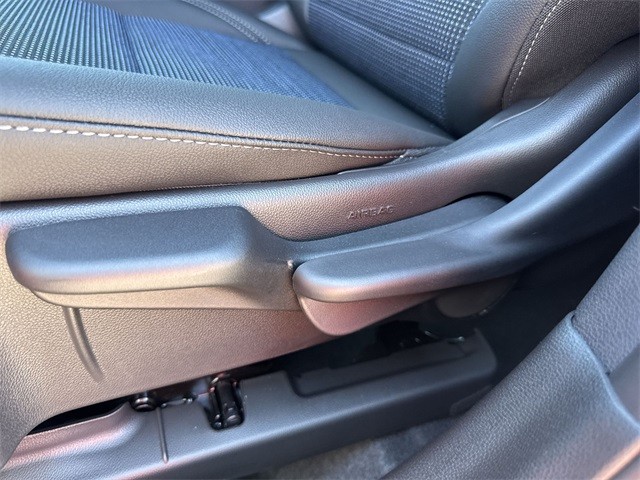 Buick Envista Vehicle Full-screen Gallery Image 12