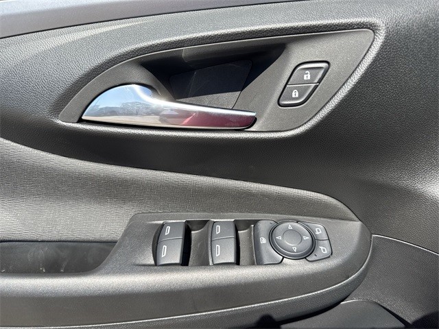 Buick Envista Vehicle Full-screen Gallery Image 13