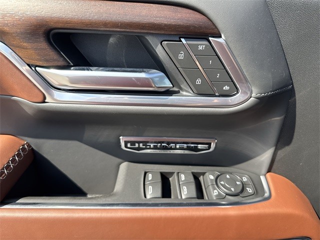 GMC Sierra 1500 Vehicle Full-screen Gallery Image 13